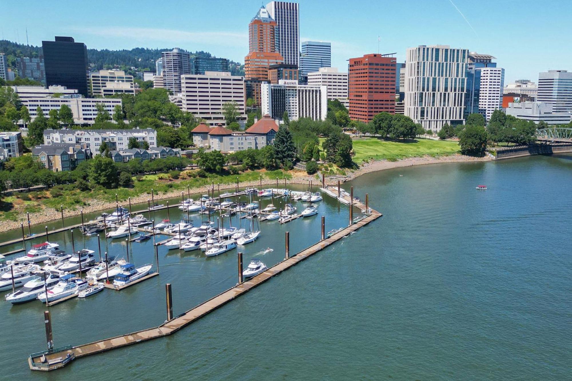 Portland Marriott Downtown Waterfront Hotel Exterior photo